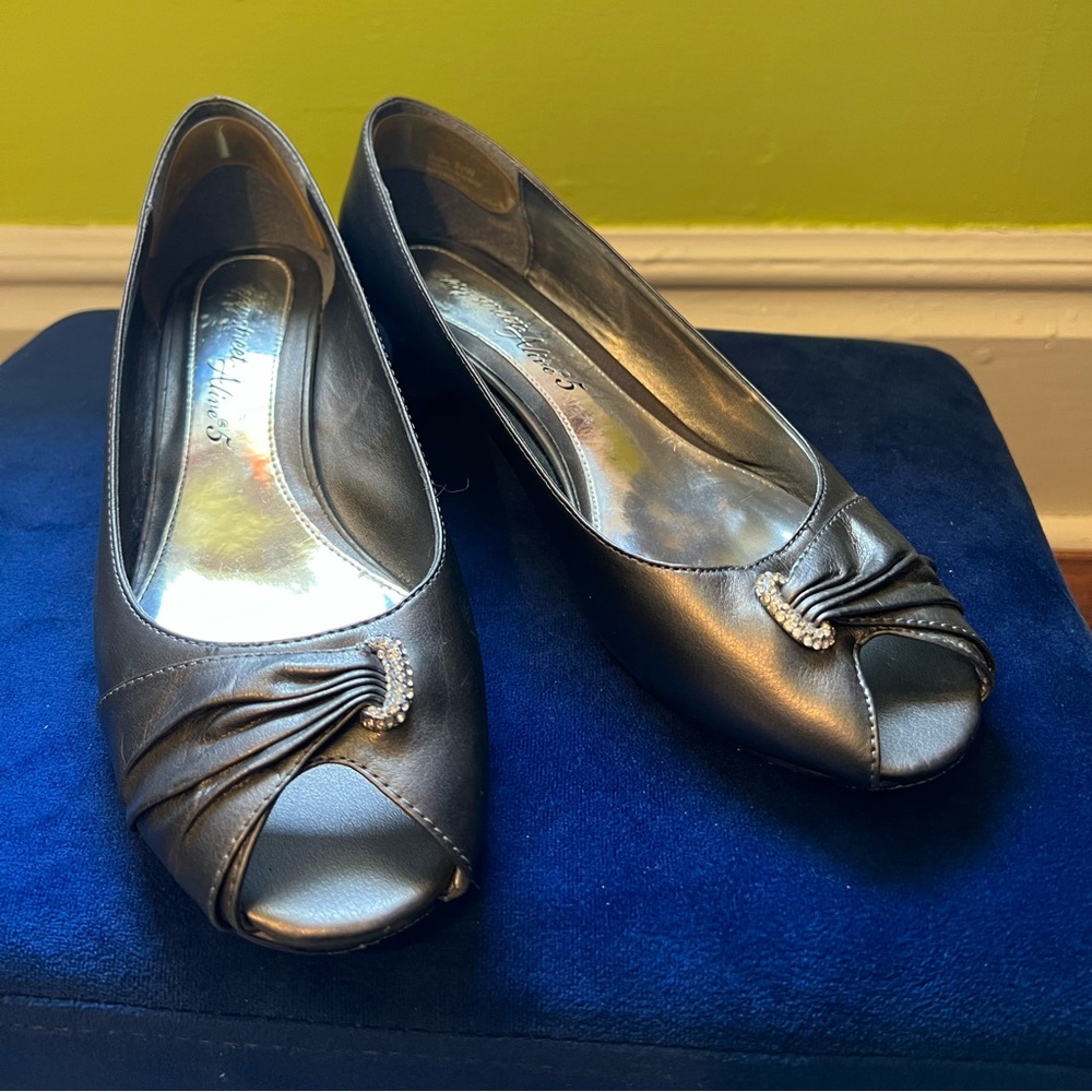 Wide size dress shoes